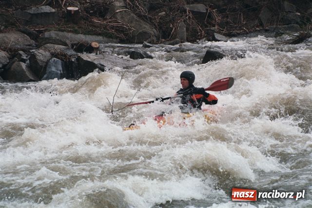 Zdjęcie w galerii na portalu naszraciborz.pl: Kajakarze rozpoczęli sezon wiadomości z regionu